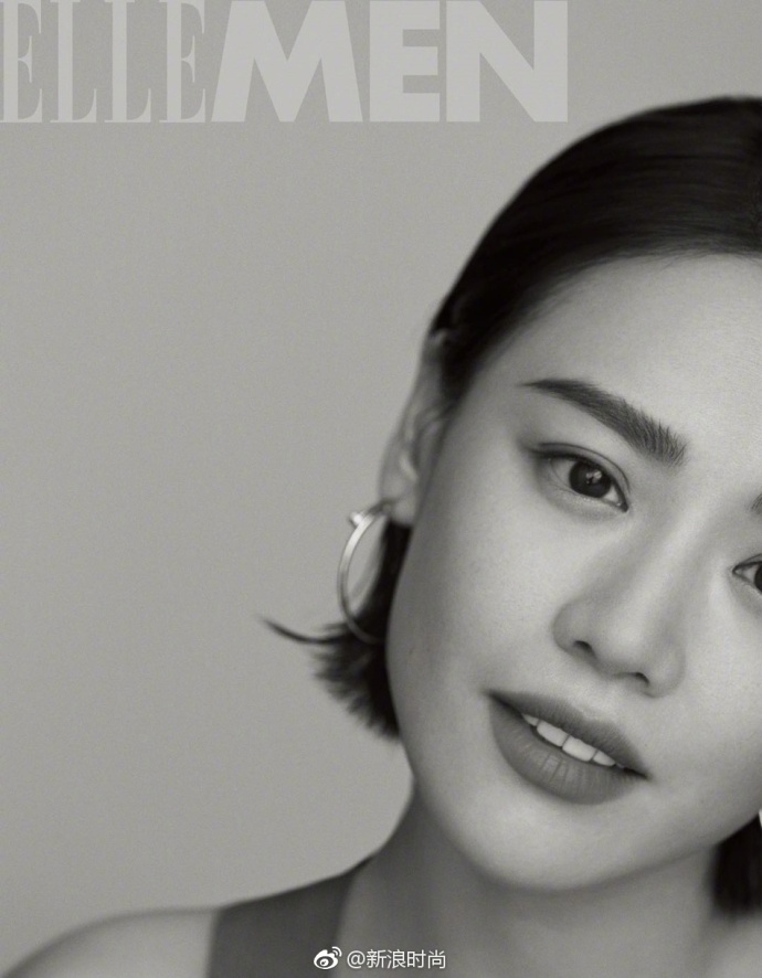 大眼美女明星马思纯登上男刊ELLEMEN封面诠释黑白