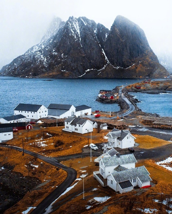 挪威罗弗敦群岛Lofoten小镇风景图片