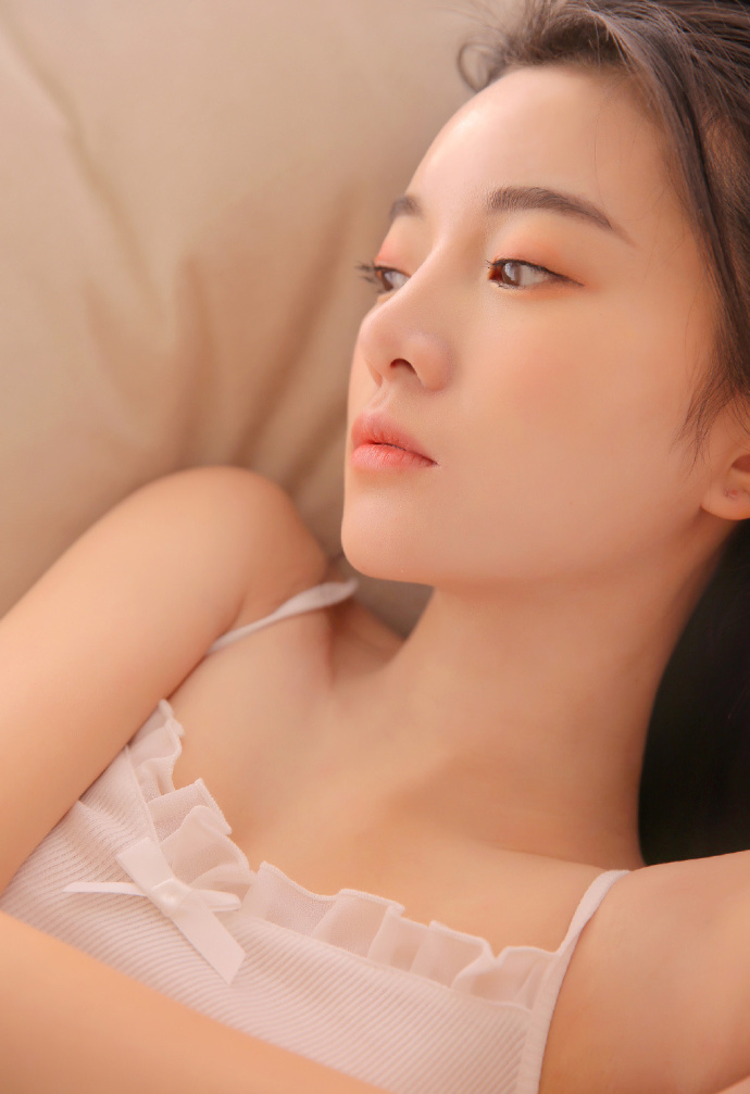 风情尤物美女酥胸长腿诱惑日本和服性感写真 ​