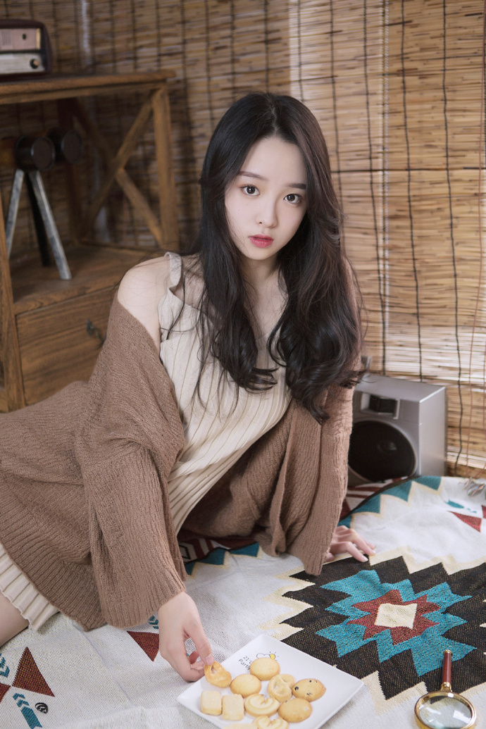 性感美女白嫩美腿私房诱人极品写真