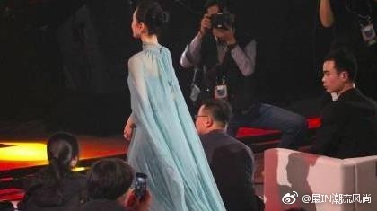 北京美女明星刘诗诗清新薄荷绿礼服女神仙气十