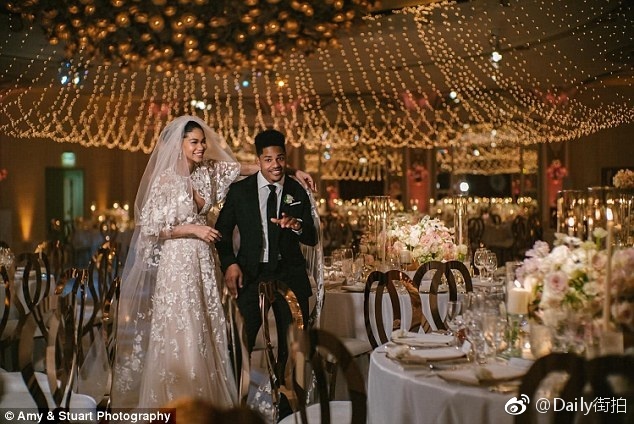 美国麻豆Chanel Iman和男友Sterling Shepard贝弗利山举