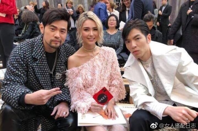 台湾明星夫妻周杰伦昆凌巴黎时装周合体秀恩爱