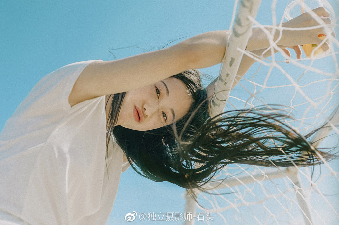 清纯美女白色衬衫搭配黑裙唯美写真
