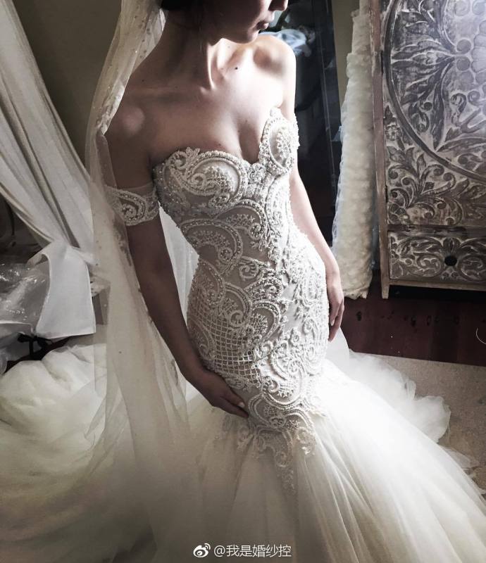 性感的鱼尾裙婚纱图片