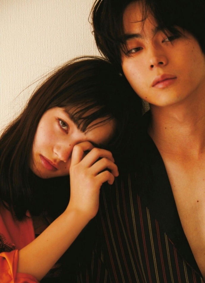 日本明星菅田将暉小松菜奈情侣写真