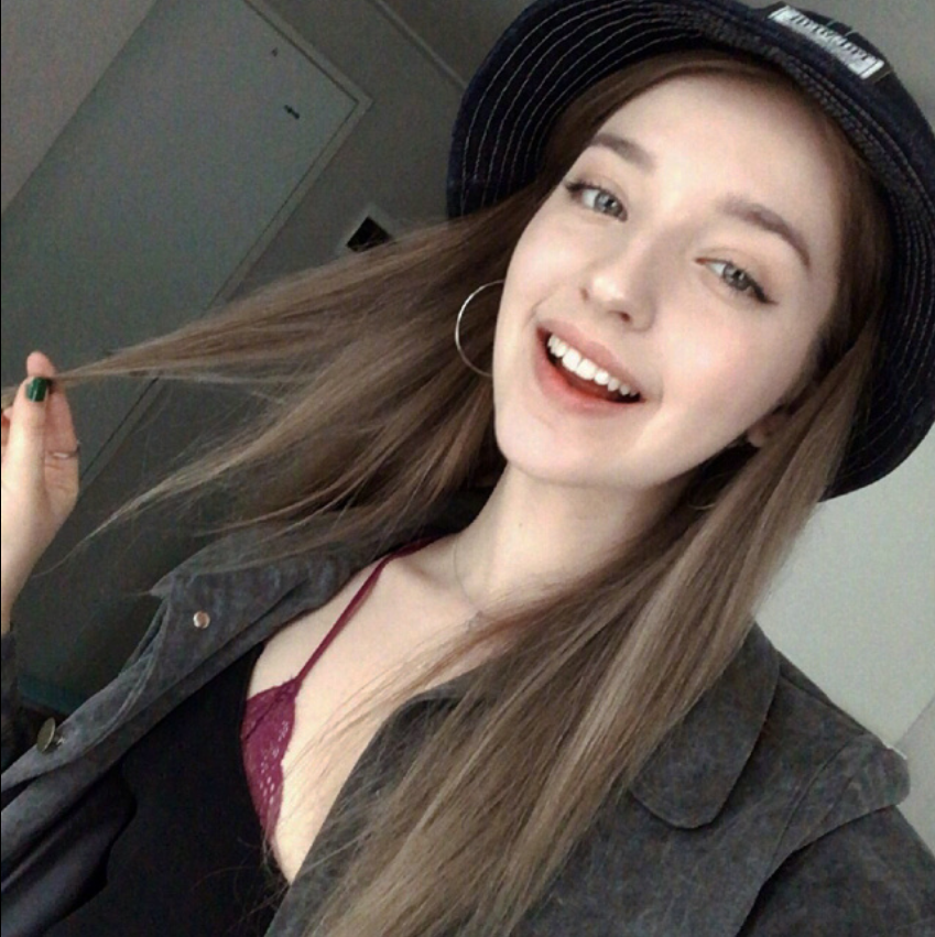 俄罗斯美女模特Danilova Angelina自拍照