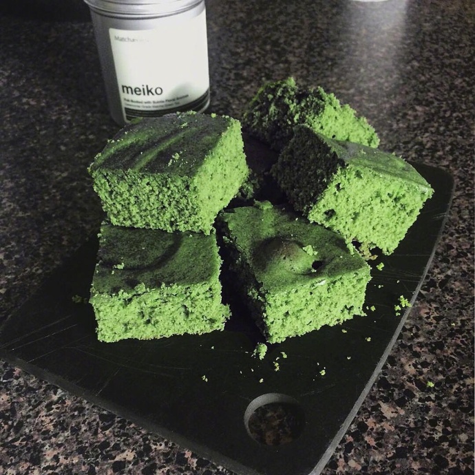 抹茶味的糕点图片