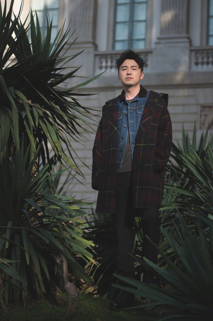 东北男明星逗比男神雷佳音帅气图片