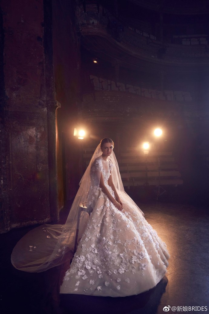 Elie Saab2018春季新款古典款婚纱图片