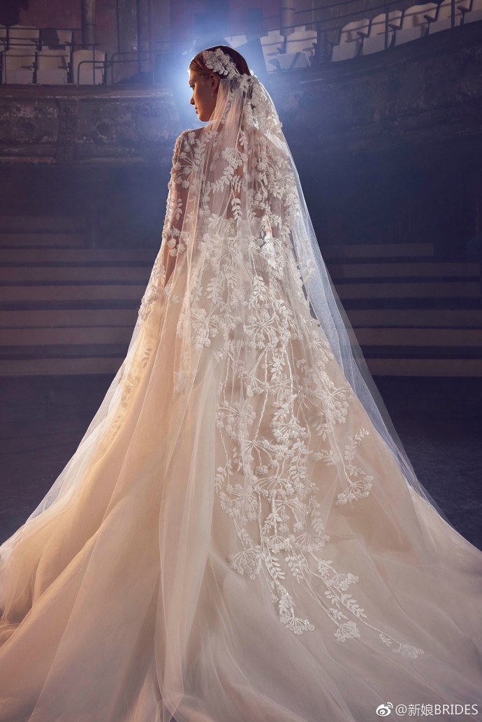 Elie Saab2018春季新款古典款婚纱图片