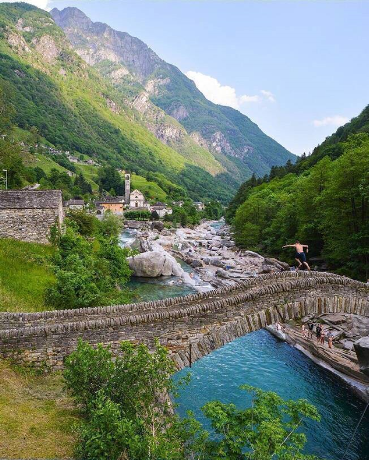 禁止游客拍照的瑞士小镇风景图片