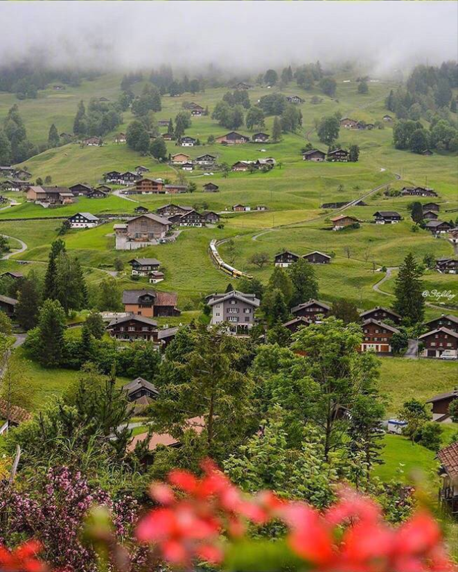 禁止游客拍照的瑞士小镇风景图片