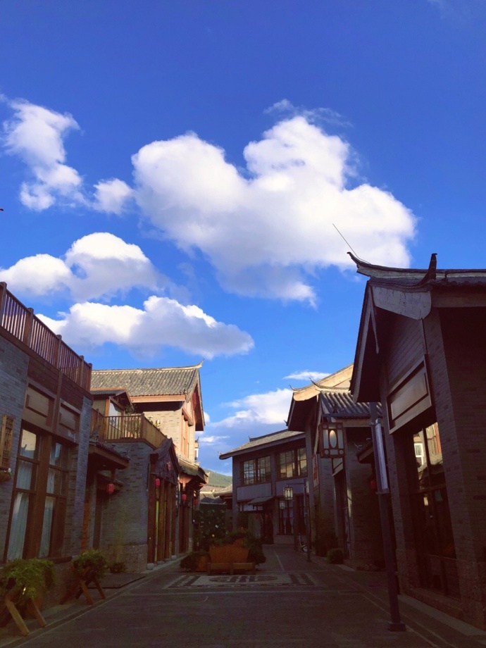 丽江的今天丽江的蓝天丽江的风景图片