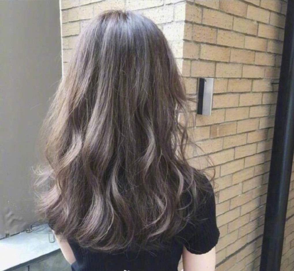 18种中长卷发发型图片_美女背影图片你喜欢第几