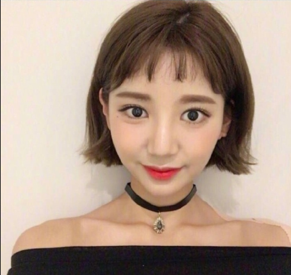 短发美女自拍照短发发型造型参考