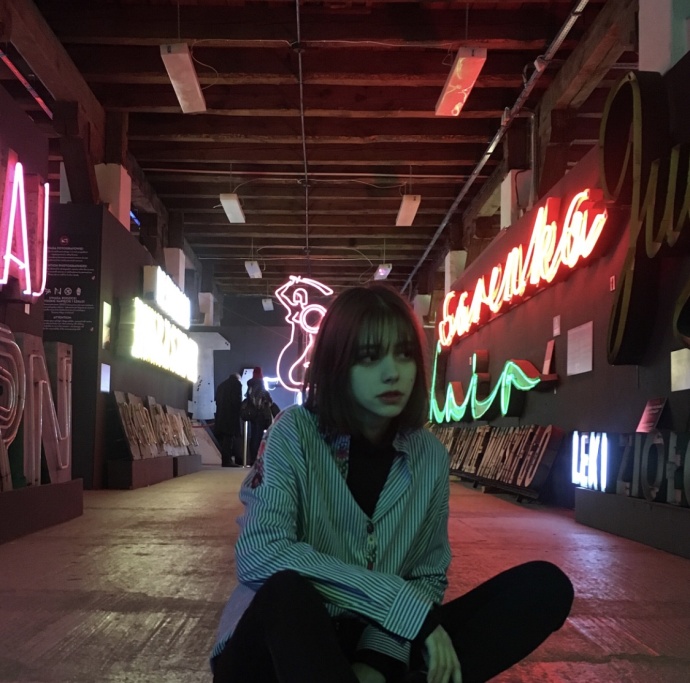 欧美精灵系美少女图片