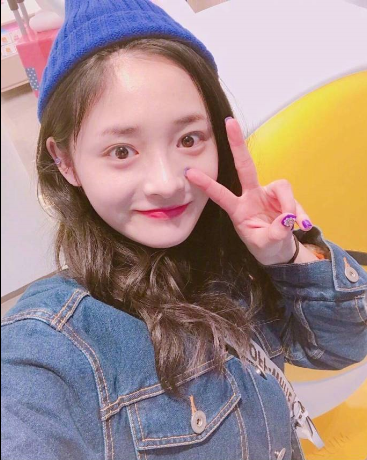 浙江美女明星周洁琼可爱自拍照