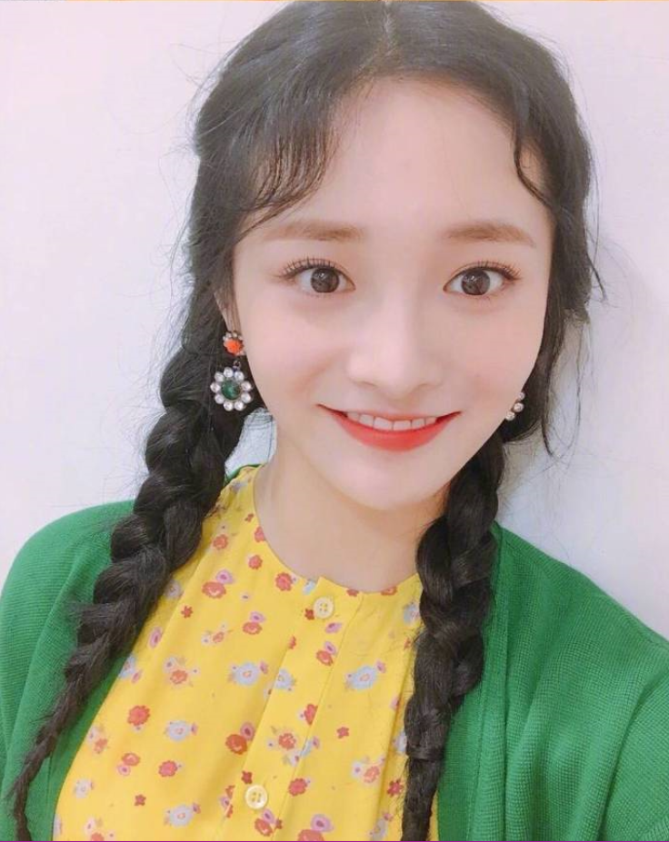 浙江美女明星周洁琼可爱自拍照