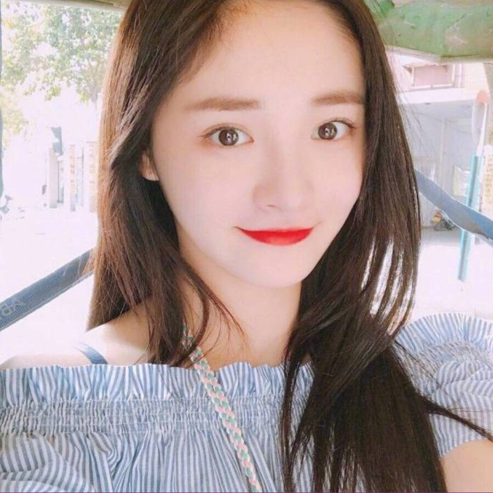 浙江美女明星周洁琼可爱自拍照