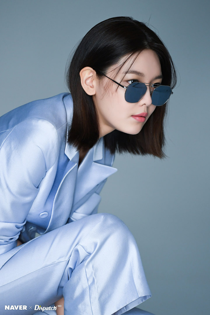 韩国女团少女时代成员秀英帅气图片