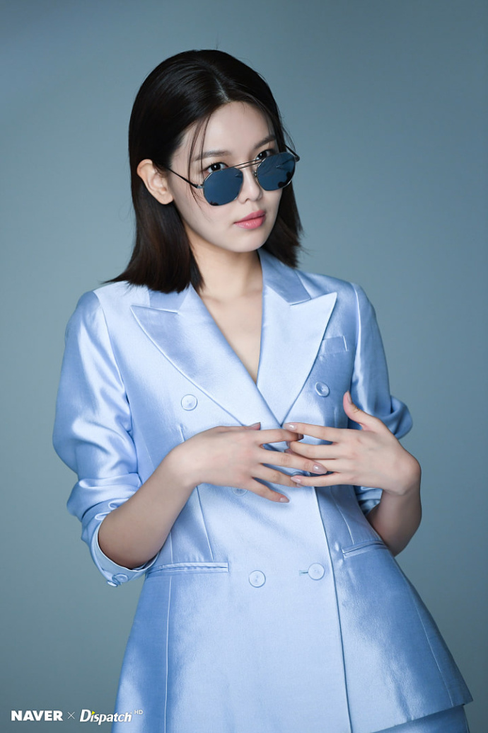韩国女团少女时代成员秀英帅气图片