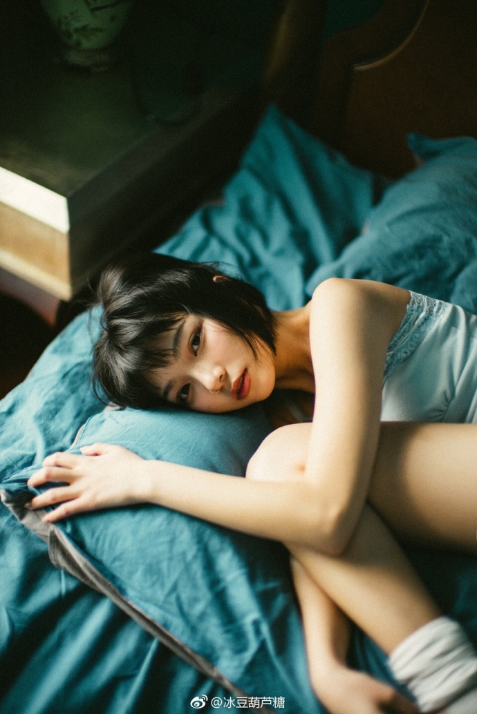 微博网络美女模特冰豆葫芦糖唯美诱惑图片