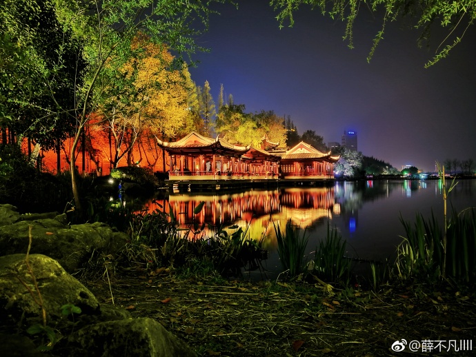 南京玄武湖夜晚风景图片