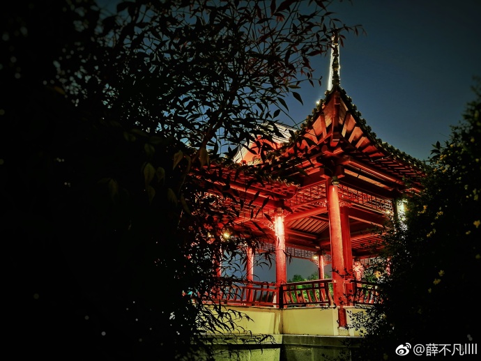 南京玄武湖夜晚风景图片