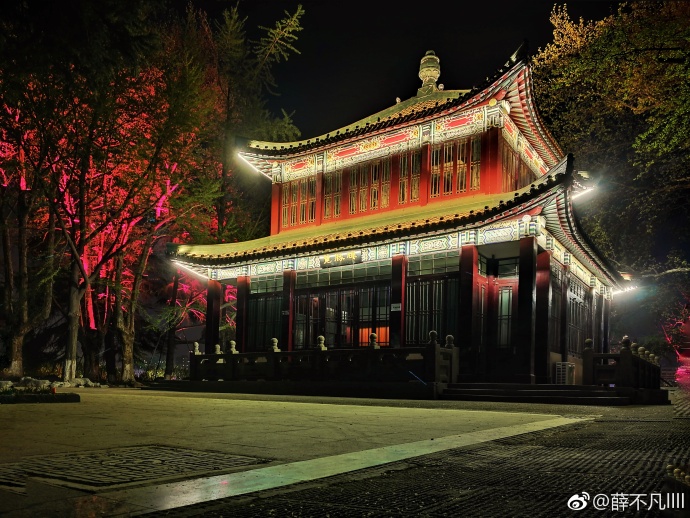 南京玄武湖夜晚风景图片