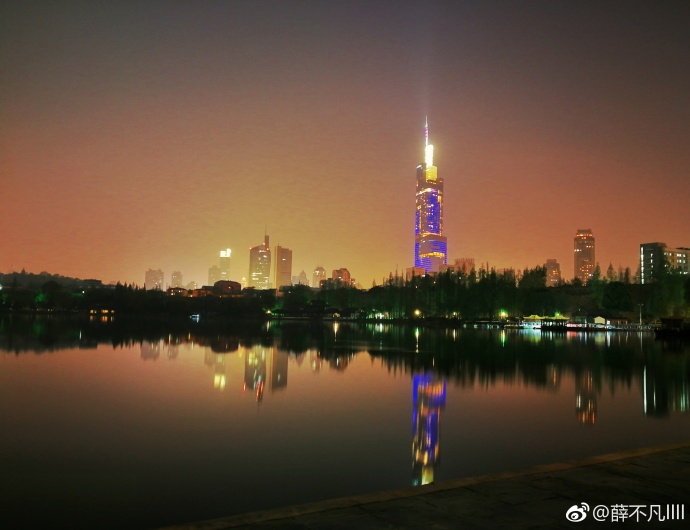 南京玄武湖夜晚风景图片