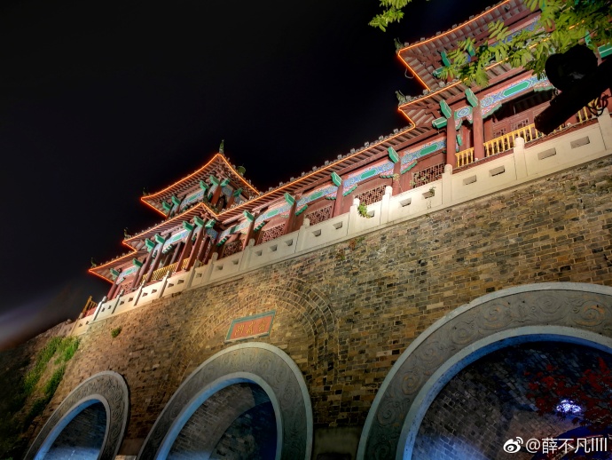 南京玄武湖夜晚风景图片