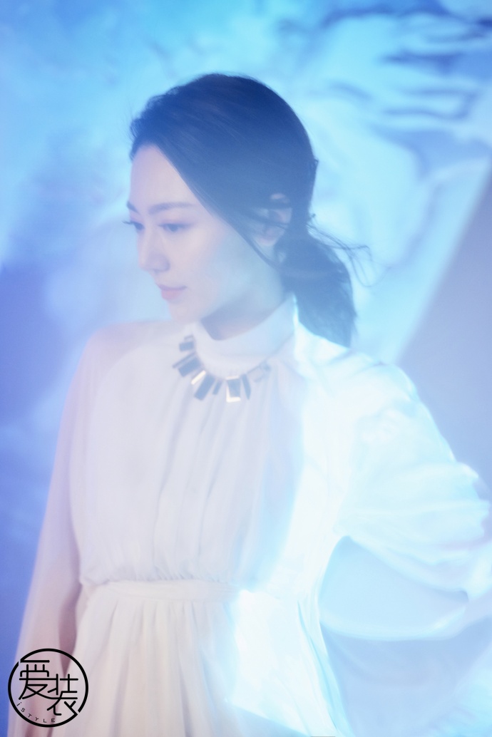 大眼美女明星黄梦莹唯美图片