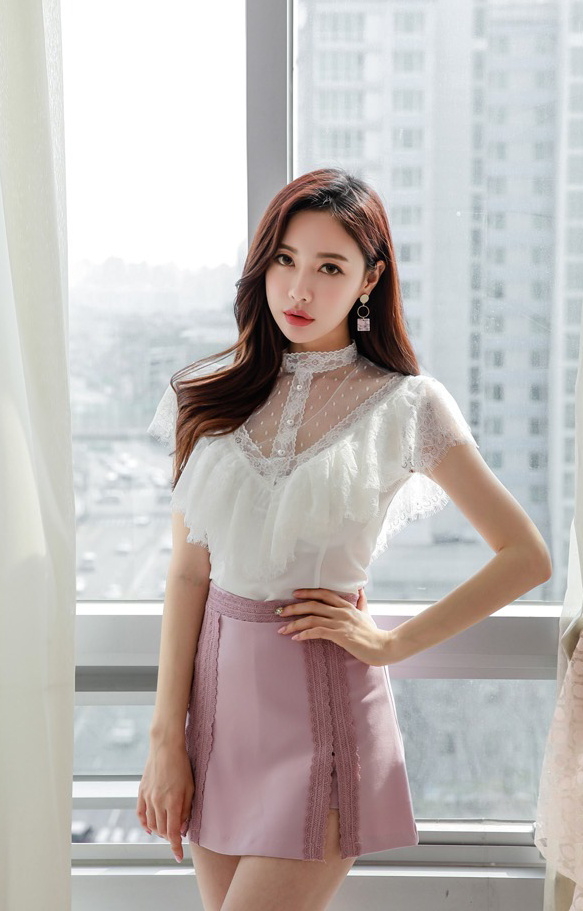 网络美女模特粉色小短裙唯美写真