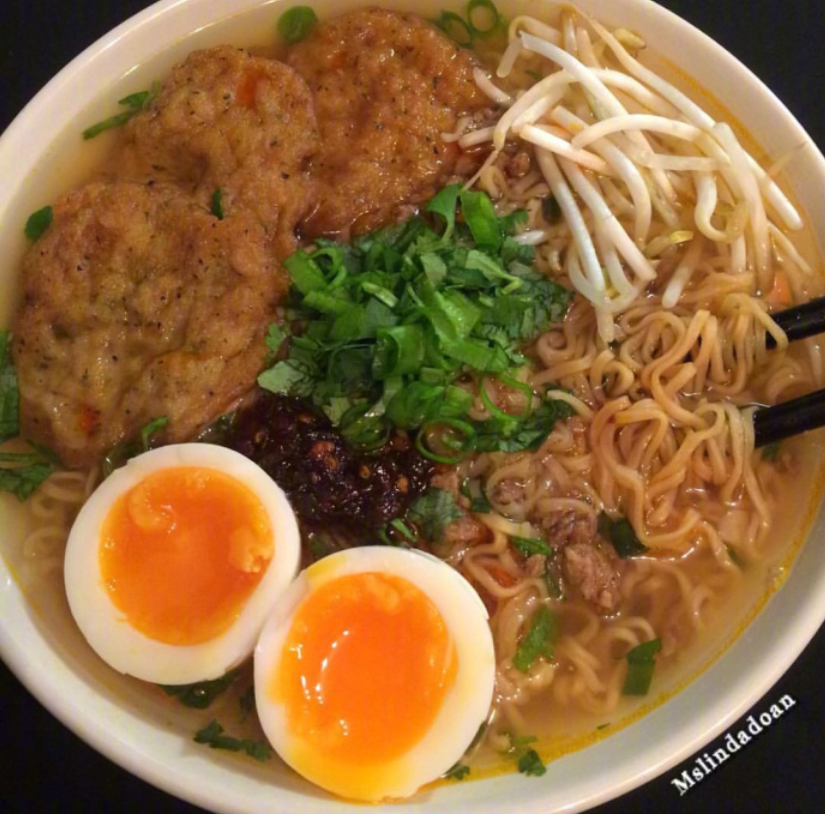 面食爱好者_中午来一碗热腾腾的面条吧