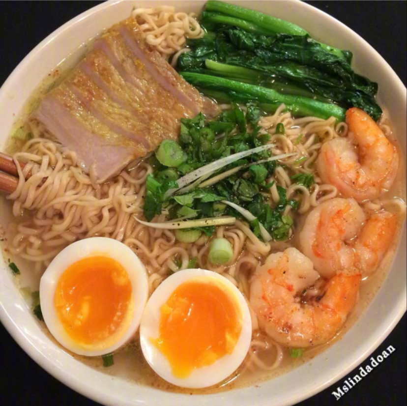 面食爱好者_中午来一碗热腾腾的面条吧