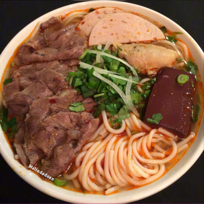 面食爱好者_中午来一碗热腾腾的面条吧
