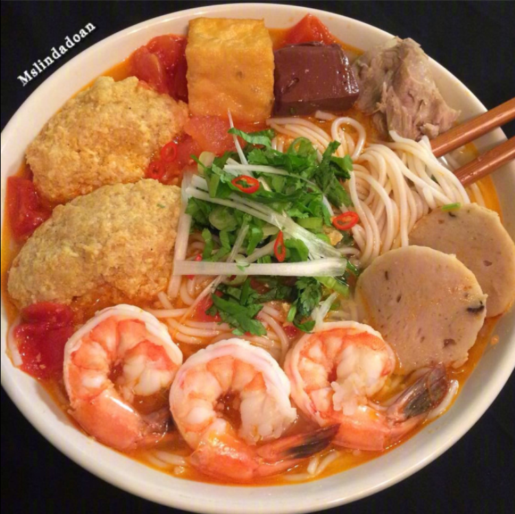 面食爱好者_中午来一碗热腾腾的面条吧