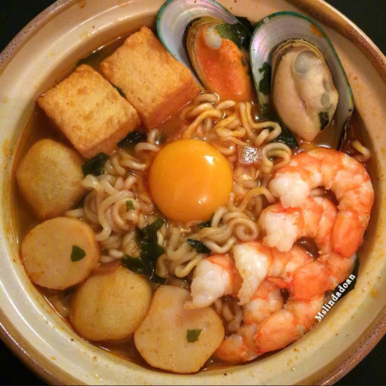 面食爱好者_中午来一碗热腾腾的面条吧