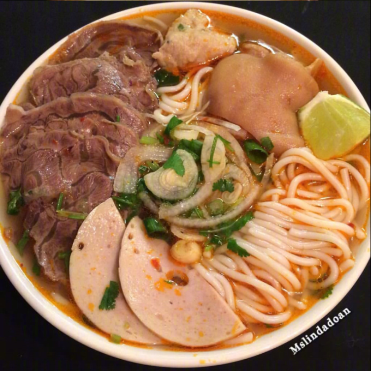 面食爱好者_中午来一碗热腾腾的面条吧