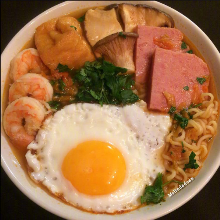 面食爱好者_中午来一碗热腾腾的面条吧