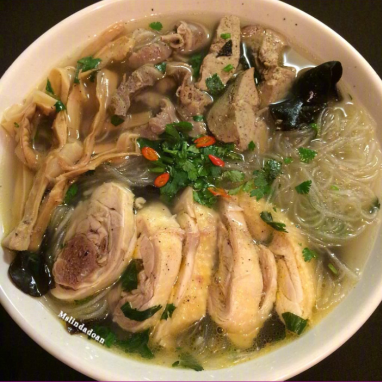 面食爱好者_中午来一碗热腾腾的面条吧