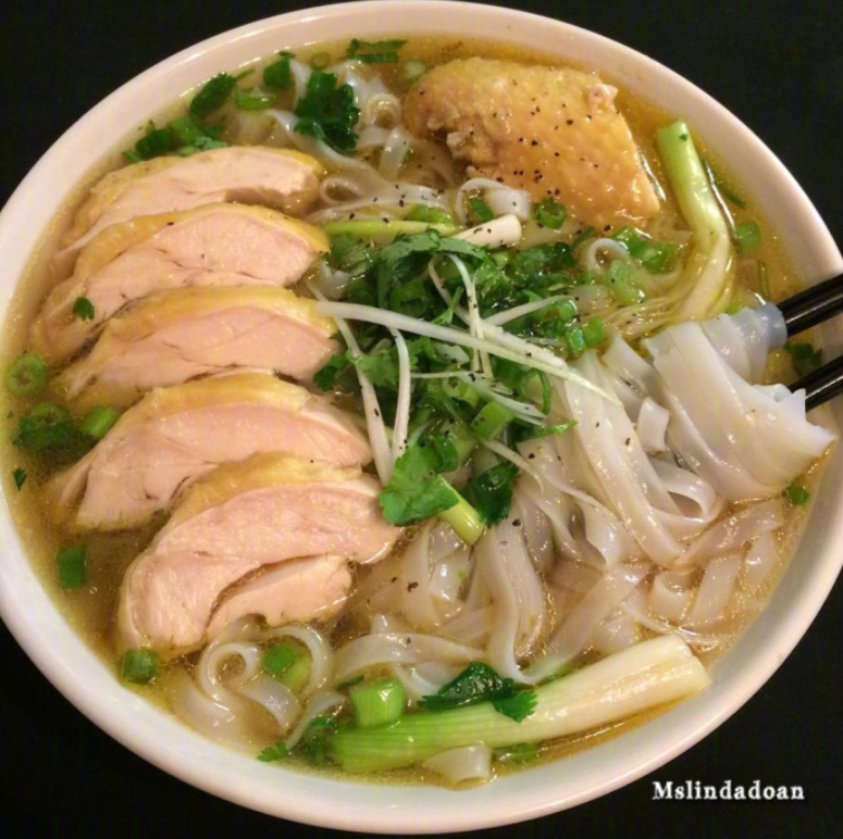 面食爱好者_中午来一碗热腾腾的面条吧