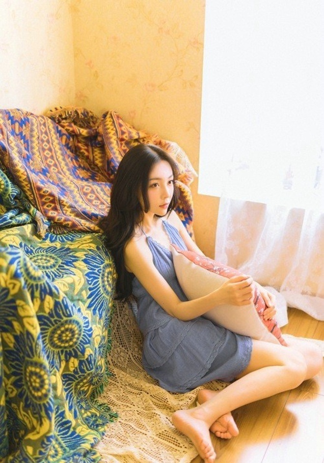 长发清纯美女慵懒cat可爱写真