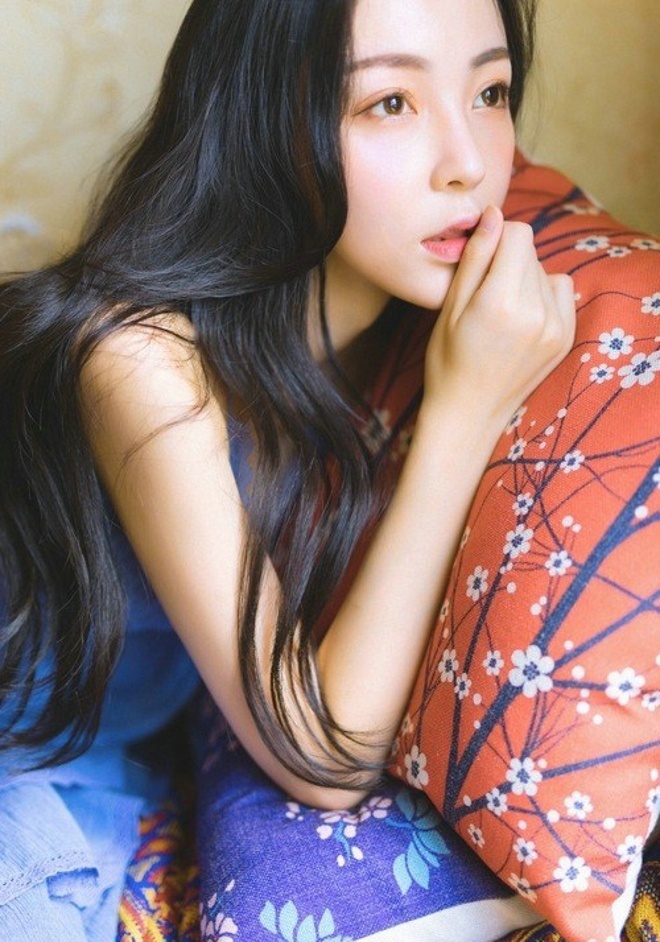 长发清纯美女慵懒cat可爱写真