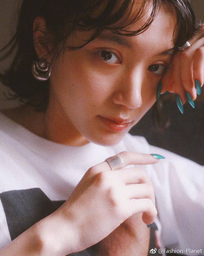 日本麻豆的泰国美女Marika Kai气质清新复古文艺风