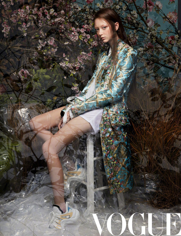 欧美美女超模Sara Grace Wallerstedt演绎时装大片幻花