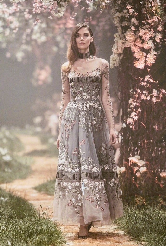 Paolo Sebastian 2018童话森林里走来的仙女图片