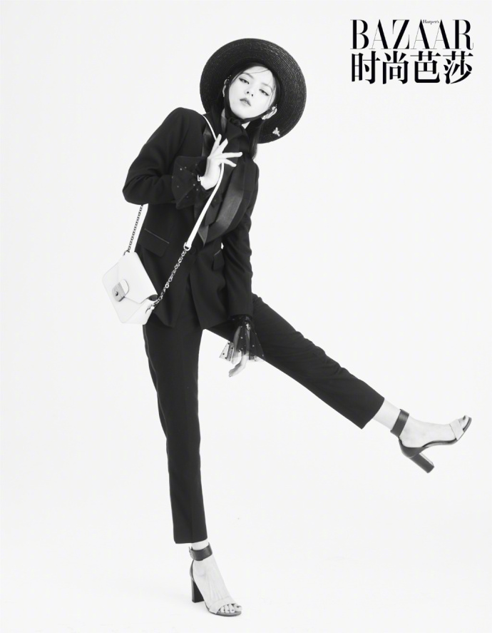 吉林美女明星张予曦西装或抹胸裙最新时尚大片