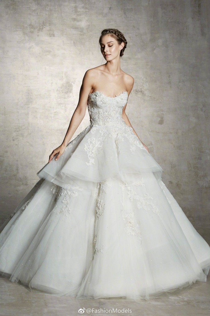 Marchesa Bridal Spring 2019婚纱礼服轻盈梦幻图片